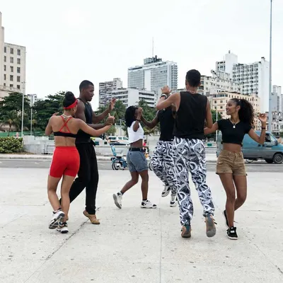 Casino Rueda: Cuban Group Dance on the Malecón in Havana